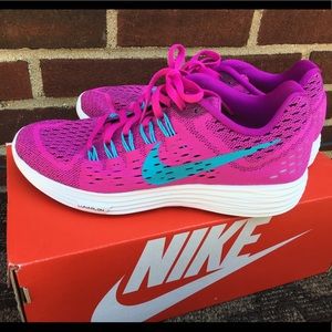 Nike Fuschia Running Sneakers
